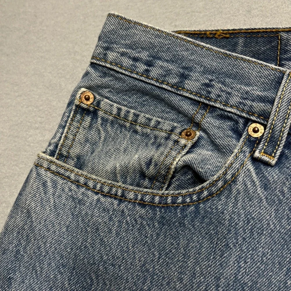 Vintage Levis men jeans 501 XX Blue denim 40x30 (fit 38x31) Med wash straightleg